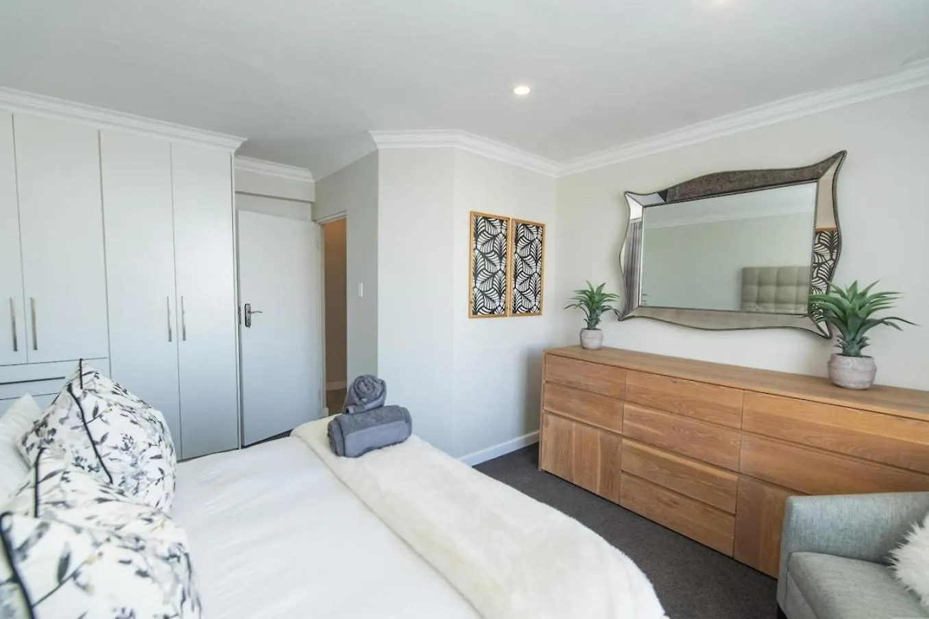 Tivoli Luxury Beach Apartment Port Elizabeth South Africa